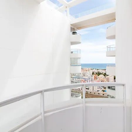 Global Properties, Con Vistas Al Mar, 2 Terrazas Y Piscina En Apartman